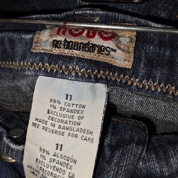 NO BOUNDARIES NOBO Sz11 Y2K VINTAGE Side Button Hems Gold Studs 90's Jean Shorts - Picture 10 of 11